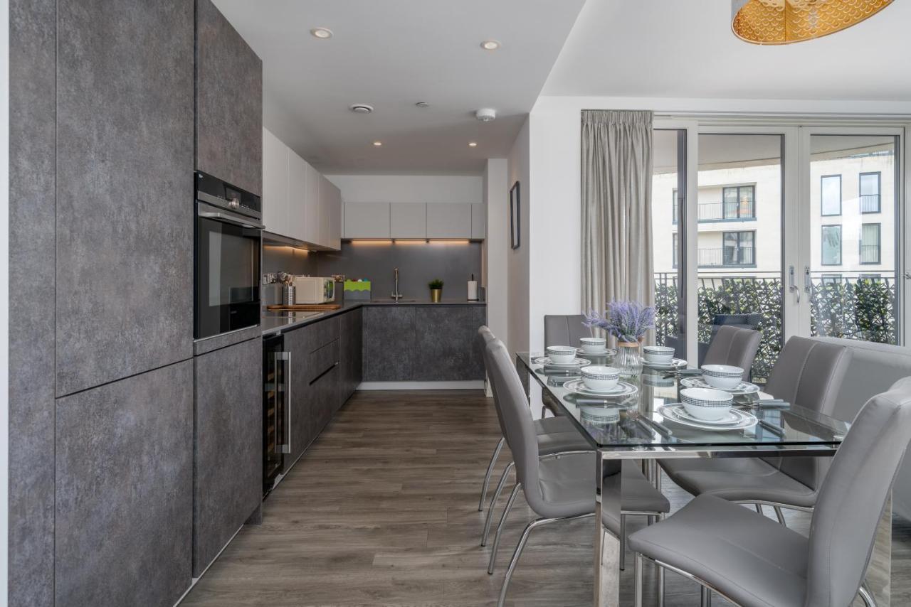 Riverside Apartment *
